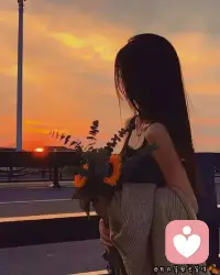 “无人兜底的人生，你必须要像树一样生长，成为自己的大树”，好像我经历的所有事情 都在教我，如何成为一个冷漠无情的人。纵有千言万语要说，终抵不过一句算了！配图