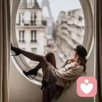 The best relationships are those where you can be your true self, without pretense or fear, and still be loved unconditionally.
最好的关系，是你可以卸下伪装、毫无畏惧做自己，却依然被无条件爱着。配图