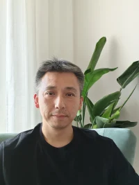 在平臺上遇到有一些傾述者跟我約了傾述的時間，但是到時間又不來的情況。
顯然對于傾述這件事情傾述者內心深處是有很多的阻抗在的，有一些或許他們自己也未曾覺察。
敞開心扉的傾述的確是不太容易的一件事情，需要我們有勇氣，去直面和處理。
濤濤也會在這里，陪伴大家去面對這些不容易的時刻。配圖