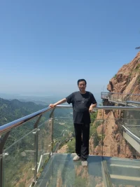 成功，從來都不是一夜降臨，而是由無數個努力的瞬間積累起來的。每一次直面挑戰，都能使你的本領更強大、信心更充足。請相信，眼下的每一份付出，都會積攢成未來的滿堂喝彩。配圖