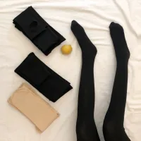 恋袜癖是指反复发作的、用异性袜子作为sex唤起及sex满足刺激物的一种sex偏好障碍
恋袜癖几乎仅见于男性，初发于sex成熟期，在强烈的sex欲望与sex兴奋的驱使下，反复偷窃、收集异性使用的袜子，袜子成为其重要的sex刺激来源，或获得sex满足的基本条件，久而久之，迷恋异性袜子远胜于迷恋异性躯体的sex器官部位，故现实中的异性难以唤起他们的sex趣
如果有恋袜癖，请正确看待，如有困惑，可以联系我，希望能为你提供更好的帮助配图