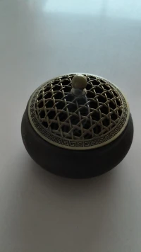 世界上沒有一份工作不辛苦，也沒有一處人事不復(fù)雜，無論你當(dāng)下在經(jīng)歷什么，都要調(diào)整好心態(tài)繼續(xù)前行，只有熬過去了你才會發(fā)現(xiàn)那些差點(diǎn)要了你命的事，其實(shí)都是來成就你的，成年人的世界里沒有容易二字，關(guān)關(guān)難過關(guān)關(guān)過，事事難熬事事熬，時(shí)刻都在成長，在失去，在努力，在接受，在好好生活，在崩潰中自愈，一邊鼓勵自己，一邊自愈自己！