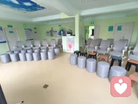 从心理学来讲，端午的仪式感，是内心的情绪锚点。
包裹粽子，是把琐碎焦虑层层收纳；艾草驱虫，象征主动清理内心内耗。借节日停下匆忙节奏，接纳过往压力，安放不安。
在传统习俗里获得归属感，松弛自我，与生活和解，愿心绪安稳，内心自在平和。配图