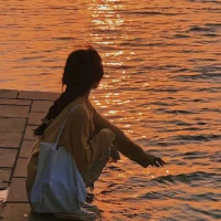 人沒有完美無瑕的，被無條件愛的人可以感受到自己的價值無需建立在完美之上，可以因為“我就是我”而自信。這個自信當然不是夸大和傲慢，那不是自信。自信是知道自己不完美；是不高估也不低估自己的能力；是有勇氣去嘗試可能的失敗；是勇于接受和面對挫折失敗，大不了重頭來過。
當然“如果一個人小時候沒有被足夠的關愛，那么生活的美對于他而言，還有待發現，”電影《與瑪格麗特的午后》配圖