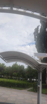 真正的愛情源于彼此發自內心的傾慕，建立在兩情相悅的基礎上。任何只顧瘋狂地去愛別人而不顧自己是否也被愛，或者只顧索取而不知道真心付出的人都不會有好的結局。早安！配圖