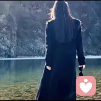 多一些時間琢磨自己，
因為你要與自己過一輩子。
少一些時間琢磨別人，
因為他們不過是你人生的過客。
人這一輩子，
不怕看不清別人，
就怕看不清自己……
慢慢琢磨慢慢成長配圖