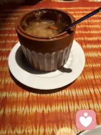 平和可以营造良好的亲子沟通氛围，是教育孩子最佳的心态。配图