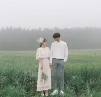张爱玲曾经说过：能让一个人上瘾的永远不是他多有钱，而是他身上的踏实、真诚、责任、担当、细节还有偏爱。年龄大了，一切安稳。比起心动，我更喜欢心安和偏爱。唯独心里有你的人，他才愿意照顾你的情绪。也唯有把你看的很重的人，他才能跟你站在一起，和你同悲欢、共欢喜。满眼都是你的人，才配得上你全部的爱❤️
