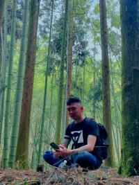 生命短暫，珍惜當下，勇往直前，無悔人生。配圖