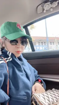 喜歡是放肆，而愛是克制，我可以放棄一切包括你，所以愛一個人的極限是成全，而不是占有。配圖