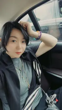 爱情的本质是等价交换，如果有一方价值变低，价值高的一方就会想逃离，或者找其他的平衡点。我会从人性的角度看待，帮你找到问题的核心。配图