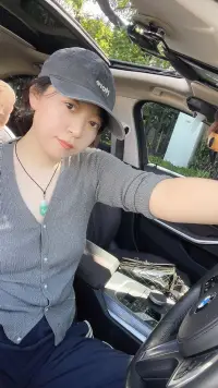 男性更擅长把没有的东西伪装成有
女性更擅长把有的东西伪装成没有
心理层面、 男女本来就是两种生物
我们总纠结对方的对与错， 却不学着用什么方式和ta沟通最有效