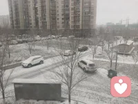 突然被这段话治愈了：
????山海自有归期，风雨自有相逢，意难平终将和解，万事终将如意。能折磨我的往往都是过于在意又放不下的东西，我若不在意了，天奈我何。
????没有人不遗憾，只是有人不喊疼，日落归山，晚风吹人醒，万事藏于心。可有.可无.可去.可留，取舍之间便是人生。
????回头看，轻舟已过万重山；向前看，长路漫漫易灿灿。配图