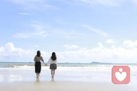 社会学家布劳曾提出过一个观点：

人和人之间的关系和互动，都是一种交换，每个人都是要从人际关系中获得报酬的。

这种报酬可能是物质上、功利性的交换，也可以是思想与能量的交换。

这世上，永远不存在凭空而来的感情。所有长久的关系，要么利益互换，要么资源共享，要么灵魂契合。

只有达成深度的价值匹配，感情才会牢不可破，历久弥坚。配图