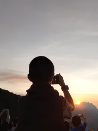 誰都有挫敗和心情不好的時(shí)候，這時(shí)候如果家人朋友能給到支持，這就是接近于愛吧。如果沒有別人能陪伴你，我們會在哦。配圖