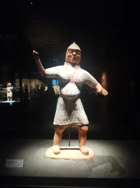 所謂管教，先是自管，而后管人。家教，是先自教，而后教子。正能，是先正己，而后輻射后代。配圖