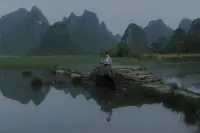 没有正确的路，也没有所谓正确的活法。
少干涉别人的生活，精神内敛，能量内收，才能经营好自己的人生。配图