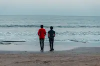 保持知足常樂，人才能自得安然。配圖
