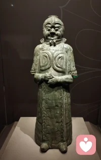 生活本就五味杂陈，难免有疲惫委屈和心酸。不必事事强求，不必事事较真，允许自己迷茫，允许自己不完美，学会和自己和解，心简单，日子就轻松。配图