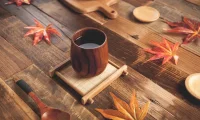 为人处世，说话是本能，
慎言是本事，也是一个人最高级的修养。配图