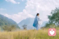 泰戈爾在《飛鳥集》中寫：

“我一路走來的世界，是由許多生活中的挫折所滋潤。”

生活就是一條長道，須有光有影，有彎有直，滋味就藏在這變而不猛的曲折里。

人的一生中難免會遇挫，所謂萬化根源只在心，世界如何并不在它本身的好壞，而取決于我們怎樣去看待它。配圖