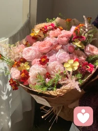 接納生活的悲喜，放下與瑣事的爭執，和珍惜的人取暖，和喜歡的事作伴。人生向美，要懂得與生活互相成全。配圖