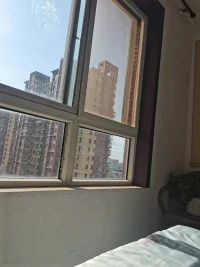 晨光推開窗的剎那，新的篇章正在書寫。

別因昨日的遺憾躊躇，也別為未知的挑戰(zhàn)焦慮，此刻的每一次呼吸，都是命運賦予的禮物。

愿你帶著向陽而生的勇氣，把每一個看似平凡的清晨，都過成突破自我的起點，步履不停，終將與美好不期而遇。

早安，追光者！??配圖