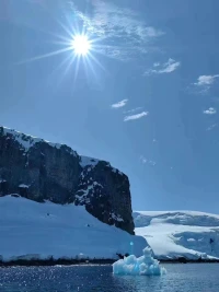 成年人的世界，不存在永恒的靠山，你最強的靠山，就是你的努力和獨立。配圖