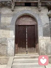 幸福中并非沒有憂慮和煩惱，而逆境中也不乏慰藉與希望。配圖
