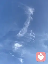 “時間決定你會在生命中遇見誰，你的心決定你想要誰出現在你的生命里，而你的行為決定最后誰能留下。”配圖