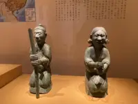 不知其子，视其父；不知其人，视其友；不知其君，视其所使；不识其地，视其草木。故曰与善人居，如入芝兰之室，久而不闻其香，即与之化矣；与不善人居，如入鲍鱼之肆，久而不闻其臭，亦与之化矣。丹之所藏者赤，漆之所藏者黑。是以君子必慎其所处者焉”