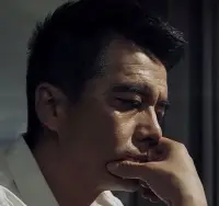 努力是一種生活態度，過正能量的人生。人生六動:關系靠走動，團隊靠活動，友情靠互動，資金靠流動，生命靠運動，成功靠運動。配圖