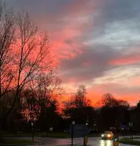 當你內核不穩(wěn)的時候 再費力追逐都是白費力氣，你要做的是停止追逐 ，聚焦自我 ，賦能自己，讓自己一天比一天帶勁，這樣一來 ，你夢想的一切都會光速顯現(xiàn)！配圖