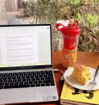 任何關系中，如果你的真誠得不到熱情的回應，要懂得適可而止，不虧待每一份熱情，但也不討好任何冷漠，少一點自作多情，否則你會很受傷，也會很失落。配圖