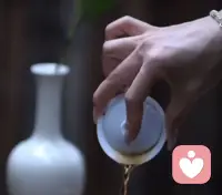 曾以為世界上最糟糕的事就是孤獨終老，其實不是，最糟糕的是，與那些讓你感到孤獨的人一起終老。配圖