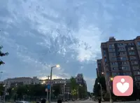其實人生的每段經(jīng)歷無論好壞都有意義，有的讓我們體驗幸福，有的讓我們獲得經(jīng)驗，有的讓我們不斷成長。有時遺憾和錯過也是一種美，如果都能實現(xiàn)，有可能自己的幻想就被擊碎了。配圖