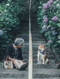 一个人之所以有魅力，大多源自于他身上若即若离的神秘感会让人产生强烈想要探索的欲望。配图