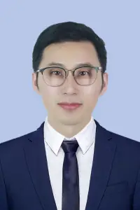 多走彎路沒關系
在路上花很多時間也沒關系
不必被世俗定義，不必滿足他人的期望
只要你在成為自己的路上就足夠了
如果趕不上凌晨目點的出
不妨看看晚上回點的夕陽
任何時候都不晚
喬布斯說:你的時間有限
所以不要浪費時間去過別人的生活配圖
