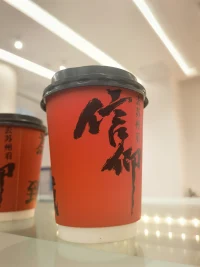 人要有信仰，
相信六道輪回，
相信姻緣果報。配圖