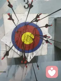 第一次射箭🏹最后一箭正中靶心🎯我从小就想骑马射箭，这是前几世梦回金戈铁马的大草原吗？另外，射箭可以有效提高关注力，降低焦虑和抑郁情绪，运动和工作是最好的心理缓解方法