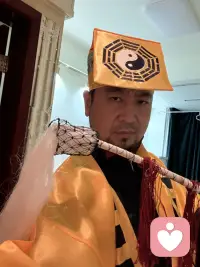 新年即到，火马命的人一生起伏但潜力大，早年可能坎坷，中晚年顺风（事业财运佳），健康注意心血管、眼睛、情绪病。传统上，火马像太阳般光明向上，但别烧太旺哦…赤马内心如火，外表激烈容易冲动…不论雌雄