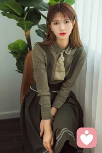 “只有在乎你的人，才會細心顧及你的情緒；只有愛你的人，才愿意陪你一同經歷喜怒哀樂。”
在這冷漠的人間，唯有那些真正掛念你的人，才會始終關注你的情緒變化，讓你在紛擾的生活中感受到一絲溫暖和安心。配圖