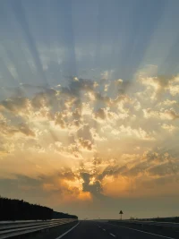 風(fēng)景在路上

天一亮，時間就不屬于自己了配圖