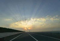 風(fēng)景在路上

天一亮，時間就不屬于自己了配圖