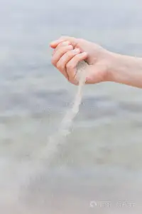 這個世界上
沒有好壞
沒有對錯
只是大家不同的頻道
允許自己做自己
允許別人做別人配圖