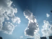 被壓抑的情緒不知怎么表達
生而為人，我很抱歉
人間很好，下輩子不來了配圖