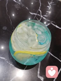 先入為主的觀念會給咨詢者帶來壓力，
先傾聽，再梳理，不要著急下結論，
每個人的故事都是獨一無二的，
都需要耐心、溫暖的傾聽。配圖