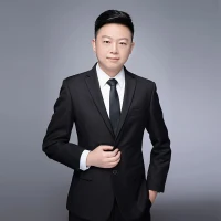 职场中常常会遇到各种困惑，以下是一些常见的情况及应对方法：
一、职业发展困惑
1. 缺乏明确的职业目标：不知道自己未来要往哪个方向发展，感到迷茫。
- 自我评估：分析自己的兴趣、技能、价值观，了解自己的优势和劣势。
- 探索职业：通过与行业人士交流、参加职业讲座、阅读相关书籍等方式，了解不同职业的发展前景和要求。
- 制定计划：根据自我评估和职业探索的结果，制定短期和长期的职业发展计划。
2. 晋升困难：努力工作却看不到晋升的机会，感到沮丧。
- 自我提升：不断学习新的知识和技能，提高自己的专业水平。
- 主动争取：积极参与重要项目，展示自己的能力和价值。主动与上级沟通，表达自己的职业发展愿望。
- 拓展人脉：与同事、上级、行业人士建立良好的关系，拓展人脉资源，为晋升创造机会。
二、人际关系困惑
1. 与同事关系紧张：与同事之间存在矛盾或冲突，影响工作氛围和效率。
- 沟通解决：主动与同事沟通，了解对方的观点和感受，寻求共同的解决方案。
- 尊重差异：尊重同事的个性和观点，学会包容和理解。
- 避免冲突：避免在工作中发生争吵和冲突，保持冷静和理智。
2. 与上级关系不佳：与上级之间存在沟通障碍或矛盾，影响工作进展和职业发展。
- 主动沟通：及时向上级汇报工作进展，听取上级的意见和建议。
- 理解上级：尝试从上级的角度去思考问题，理解上级的决策和要求。
- 提升自己：努力提高自己的工作能力和业绩，赢得上级的信任和认可。
三、工作压力困惑
1. 工作量过大：工作任务繁重，感到压力巨大，影响身心健康。
- 合理安排时间：制定详细的工作计划，合理分配时间，提高工作效率。
- 学会拒绝：对于不合理的工作要求，要学会委婉地拒绝，避免过度承担工作压力。
- 寻求帮助：向同事、上级或专业人士寻求帮助和支持，共同解决工作中的问题。
2. 工作要求过高：对自己的工作要求过高，导致压力过大，影响工作质量和效率。
- 调整心态：认识到自己的能力是有限的，不要过分追求完美。
- 设定合理目标：根据自己的实际情况，设定合理的工作目标和标准。
- 放松身心：通过运动、旅游、阅读等方式，放松身心，缓解工作压力。
总之，职场困惑是不可避免的，关键是要积极面对，寻找解决问题的方法。通过自我评估、主动沟通、自我提升、合理安排时间等方式，我们可以有效地解决职场困惑，实现职业发展和个人成长。配图
