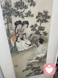 近因效應，簡而言之，就是指當多個信息連續呈現時，人們往往對最后出現的信息留下最深刻的印象。這種現象在我們的日常生活中屢見不鮮，無論是工作中的會議總結、學習中的知識回顧，還是人際交往中的最后印象，近因效應都在無形中影響著我們的記憶與判斷
為何“最后”如此重要?
新鮮感的沖擊：最新接觸的信息，由于時間上的接近性，給人一種“就在眼前”的錯覺，這種即時性增強了信息的鮮活感，使其更容易被記住。
記憶的覆蓋與更新：人的記憶并非一成不變，新的信息會不斷對舊有記憶進行覆蓋或修正。近因效應發生時，最近的信息就像一股強大的水流，沖刷著之前的記憶痕跡，使得最后的部分更為清晰。
情感與注意力的集中：往往在最后階段，我們的情感和注意力會達到一個高峰，無論是緊張、期待還是滿足，這些強烈的情緒體驗都會加深我們對最后信息的記憶。
職場中的近因效應
在職場上，近因效應尤為重要。一次成功的項目匯報、一次有力的會議發言，或是與同事間的愉快交流，都可能成為你在領導或同事心中留下的“最后印象”。因此，學會利用近因效應，在關鍵時刻展現自己的最佳狀態，對于職業發展大有裨益。
人際關系中的微妙影響
在人際交往中，近因效應同樣不容忽視。一次愉快的約會結束、一次深情的告別，都可能讓對方對你的好感度飆升。相反，如果最后留給對方的印象不佳，即使之前的相處再愉快，也可能大打折扣。把握“最后”的魔力
近因效應，是心理學賦予我們的一份禮物，它提醒我們要珍惜每一次的“最后機會”,無論是工作匯報、人際交往，還是自我提升，都應力求在結尾處留下完美的印記。因為,在記憶的舞臺上，最后的一幕往往最為難忘配圖