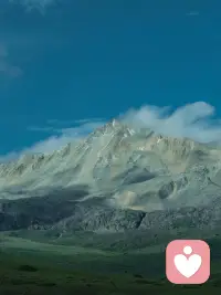 評判別人是一種企圖改變世界，或者重新安排它以讓它得到你認同的方法。
它是能量的大出血，或者說是一種力量的喪失。你將力量給了那些你所評判的人和情境，他們占據了你的思想和注意力。他們讓你入迷，就像一部占據了你注意力的電影一樣。
當你評判別人的時候，你就忘記了自己是誰，忘記你的目標和你的愿望，還有更重要的，你忘記了你的感受。配圖